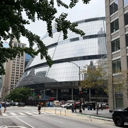 Revitalization of Chicago's Thompson Center: Google's Stunning Facade Transformation