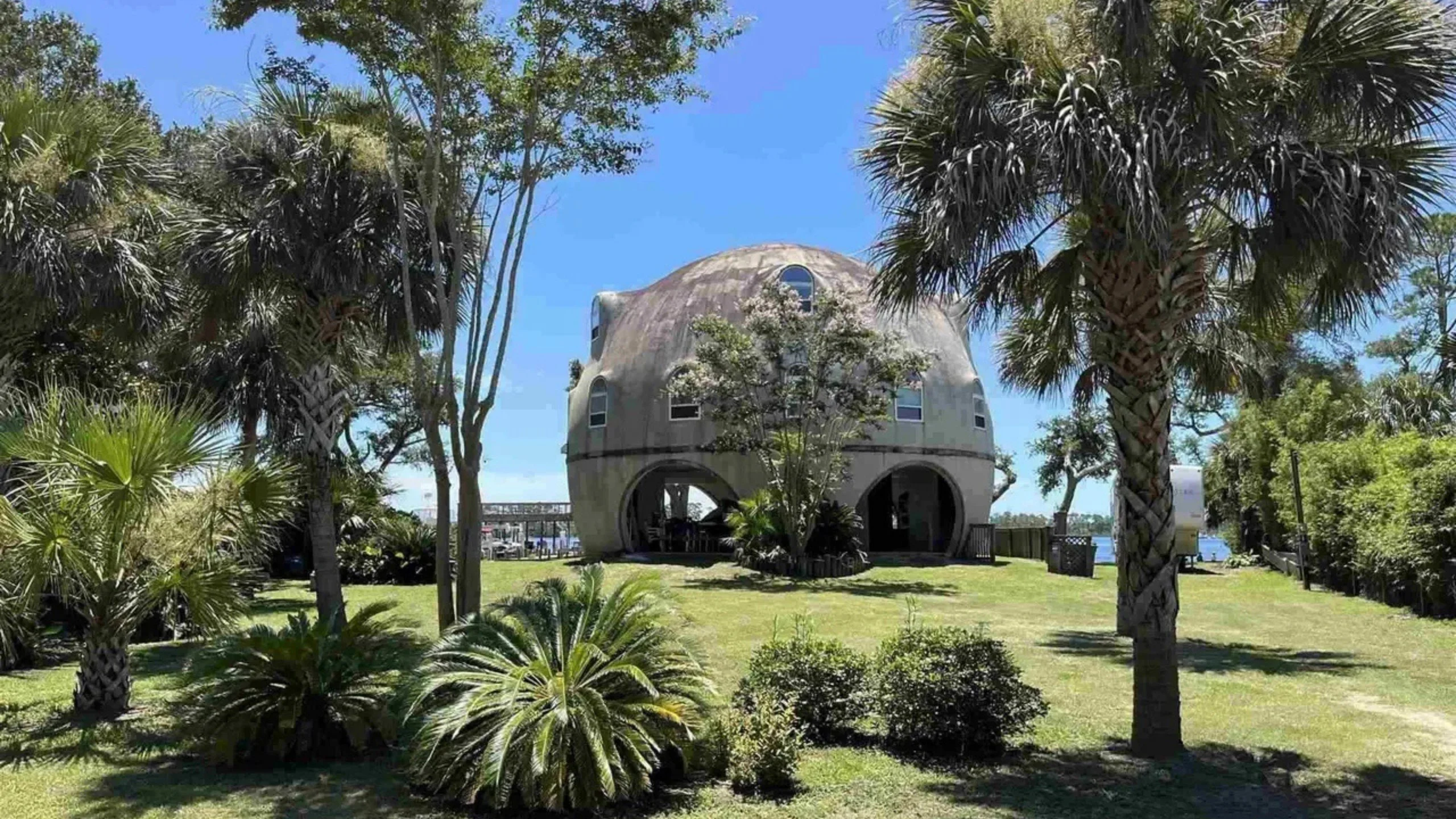 Unique Beachfront Dome Home in Pensacola Draws Attention for Its Distinctive Design