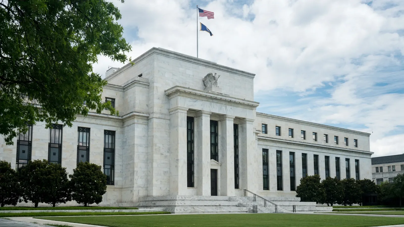 Economic Indicators Multifamily Leaders Should Monitor This Fall