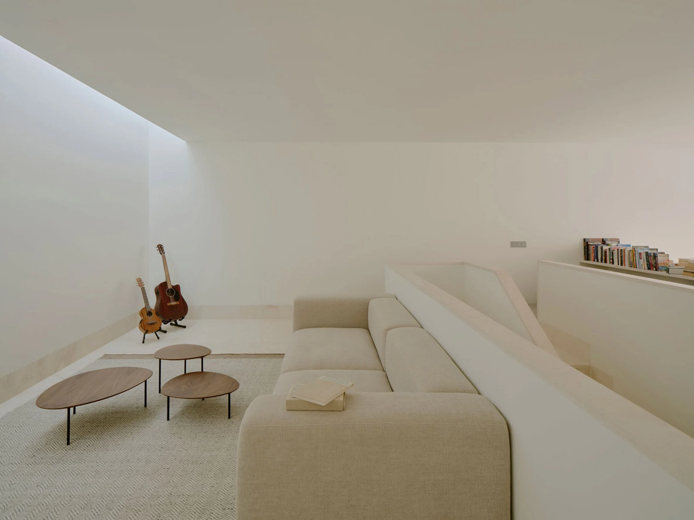 Living space interior by Iterare Arquitectos