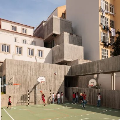 Architectural Evolution: Concrete Extension Enhances Colégio de Santa Maria in Lisbon